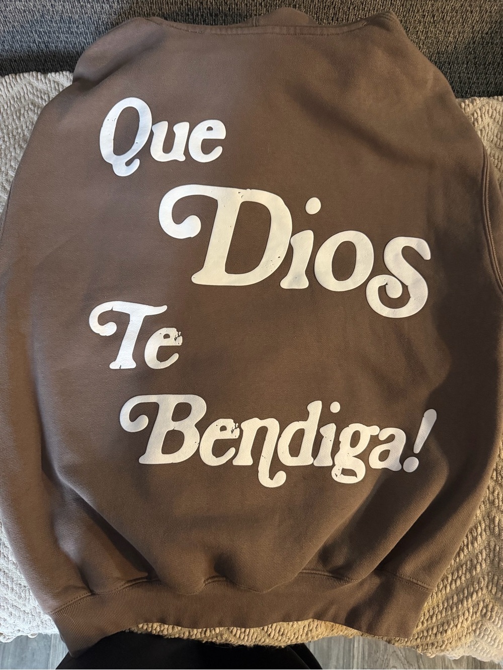 Brown Graphic Sweatshirt - "Que Dios Te Bendiga!"